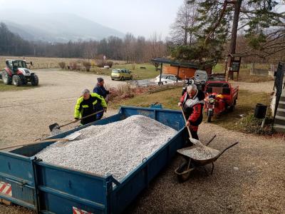 Přípravy na sezónu v jeskyni Na Špičáku, březen 2025
